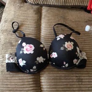 Victoria’s Secret PINK bra